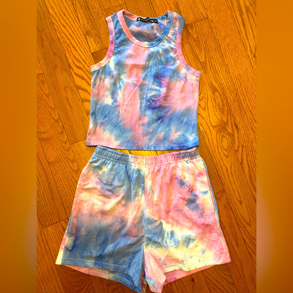 Tie-dye women’s set tank top and shorts